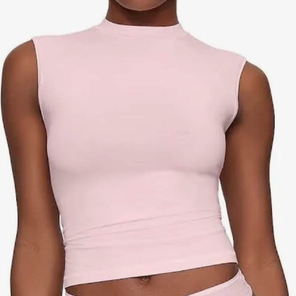 Skims pink top